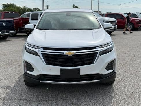 Used 2024 Chevrolet Equinox LT w/ LPO, Floor Liner Package FWD image 9