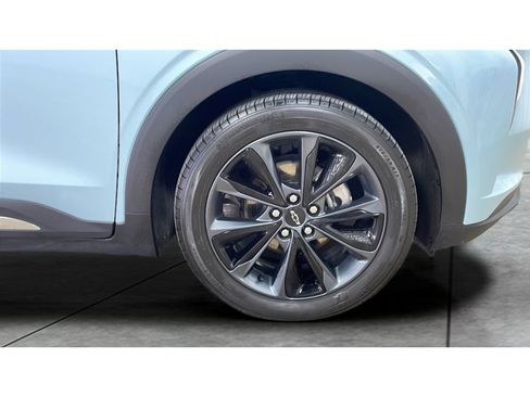 Used 2022 Chevrolet Bolt EUV Premier w/ Launch Edition FWD image 21
