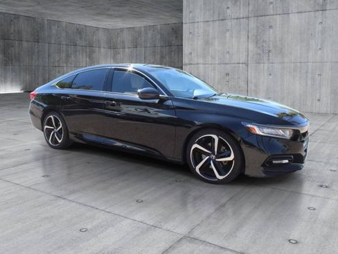 Used 2020 Honda Accord Sport image 9