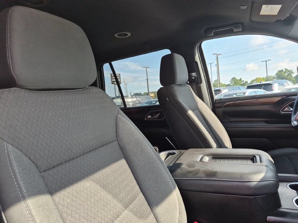 Used 2022 GMC Yukon SLE w/ Gmc Pro Safety Plus Package AWD/4WD image 33
