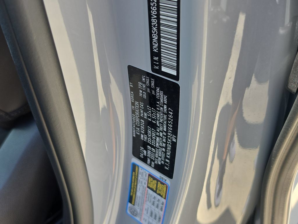 New 2027 Kia Carnival FWD image 31