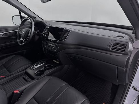 Certified 2023 Honda Passport TrailSport image 30