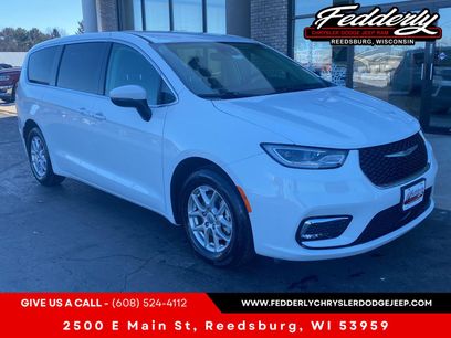 Used 2023 Chrysler Pacifica Touring-L