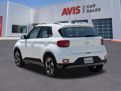 Used 2025 Hyundai Venue SEL FWD image 7