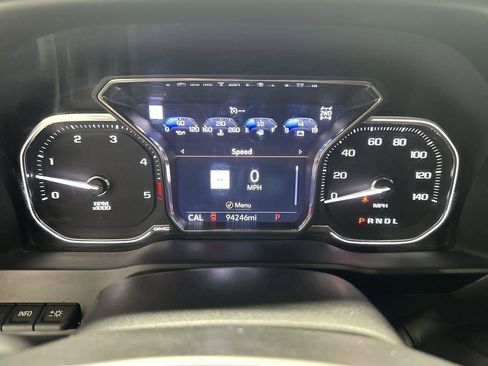 Used 2022 GMC Sierra 2500 Denali w/ Denali Ultimate Package image 12