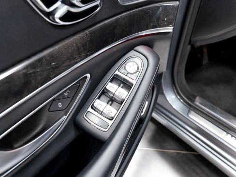 Used 2019 Mercedes-Benz S 560 4MATIC Sedan w/ Premium Package image 62