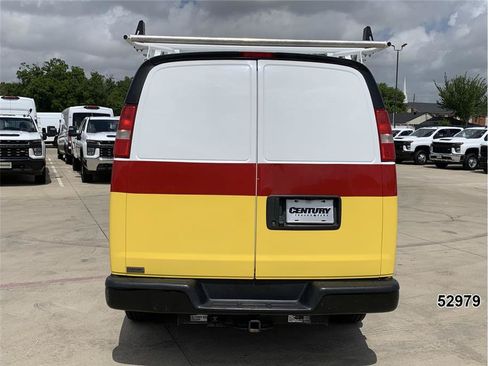 Used 2022 Chevrolet Express 2500 w/ Driver Convenience Package RWD image 7