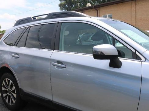 Used 2017 Subaru Outback 3.6R Limited AWD/4WD image 7
