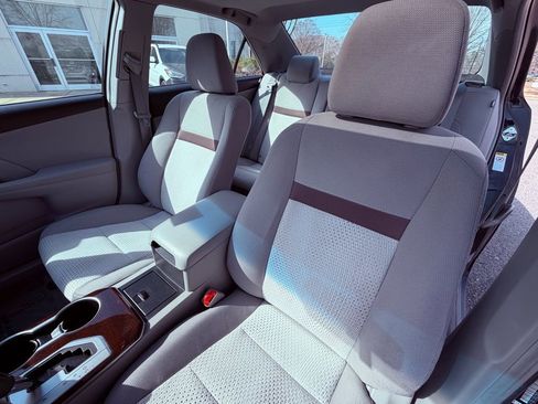 Used 2012 Toyota Camry XLE image 7