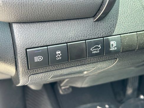 Used 2021 Toyota Camry SE FWD image 23