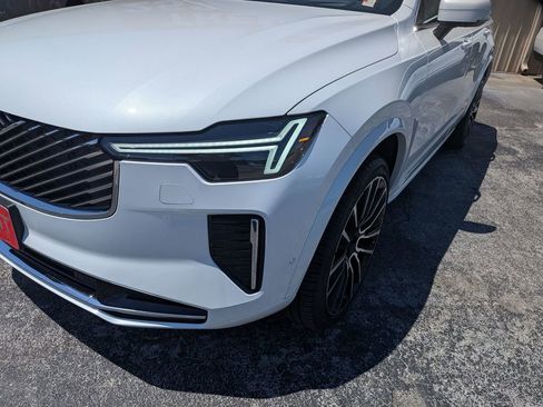 Used 2026 Volvo XC90 B5 Ultra AWD/4WD image 9
