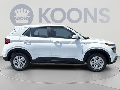 New 2026 Hyundai Venue SE FWD image 8