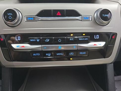 Used 2021 Ford Explorer XLT RWD image 31