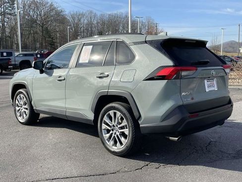 Used 2023 Toyota RAV4 XLE Premium image 3