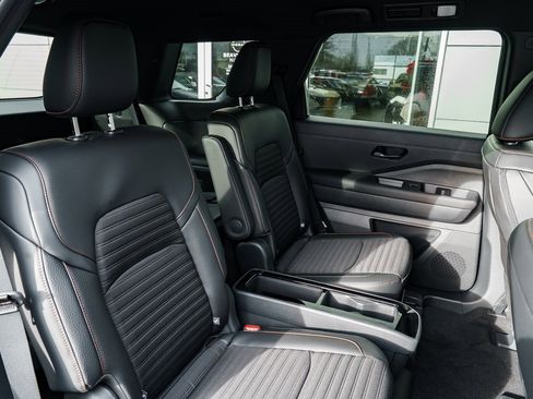 New 2025 Nissan Pathfinder Rock Creek image 23