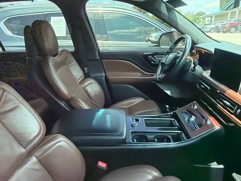 Used 2023 Lincoln Aviator Reserve w/ Equipment Group 201A RWD image 2