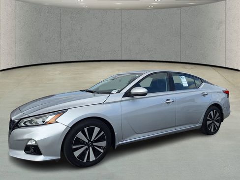 Used 2021 Nissan Altima 2.5 SL image 1