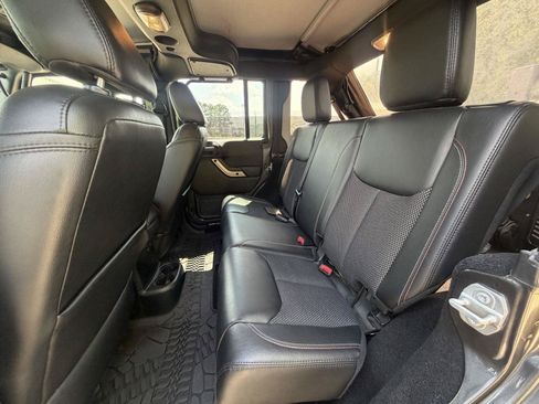 Used 2016 Jeep Wrangler Unlimited Sahara AWD/4WD image 14