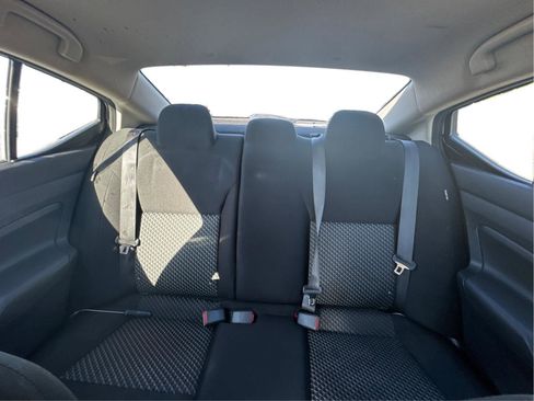 Used 2021 Nissan Versa S FWD image 17