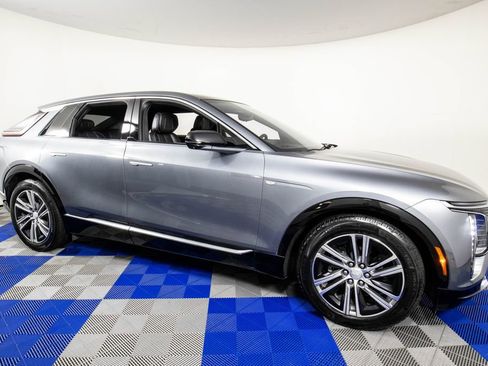 Used 2023 Cadillac Lyriq 2WD image 3