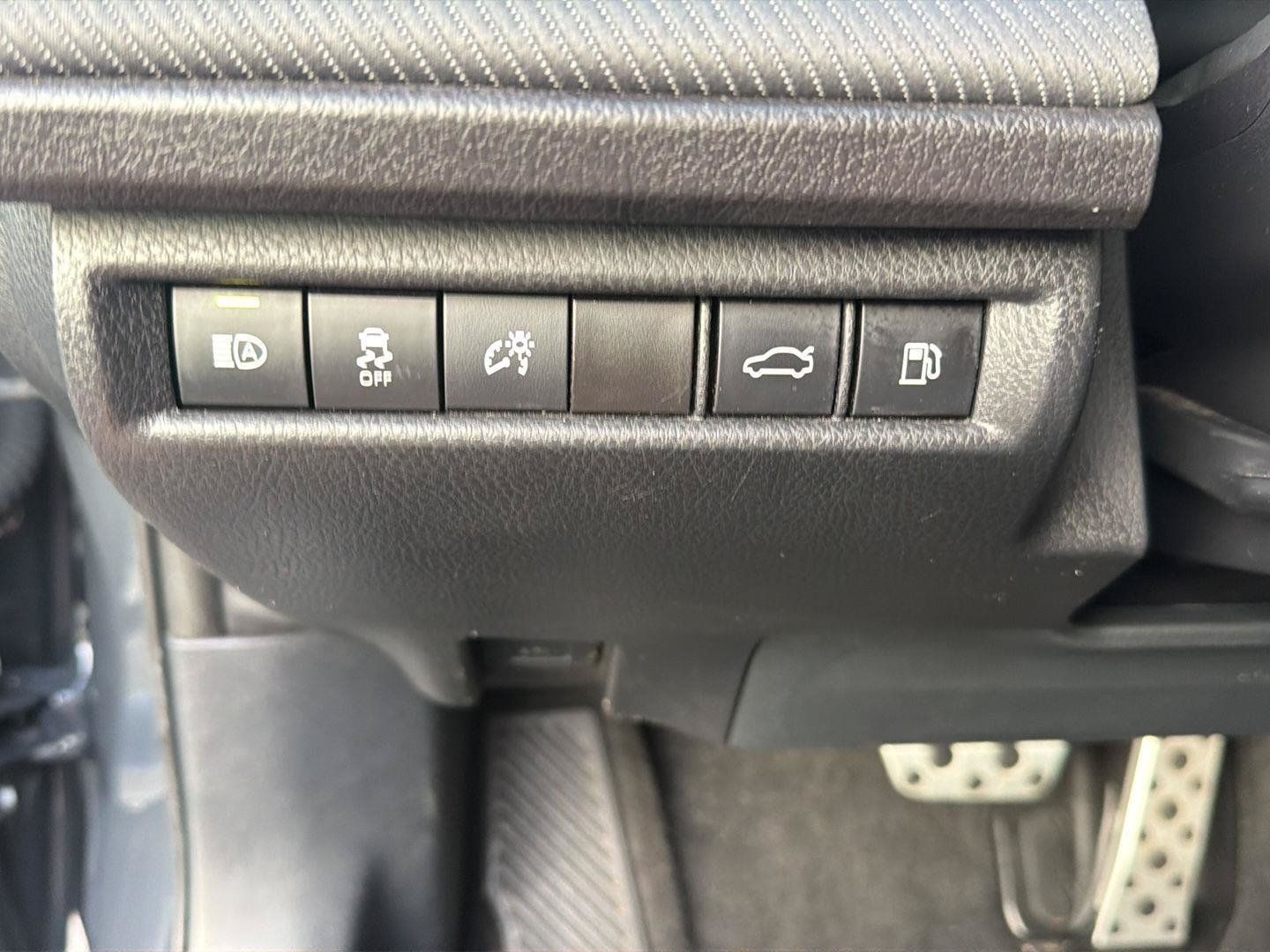 Certified 2025 Toyota Camry SE FWD image 19