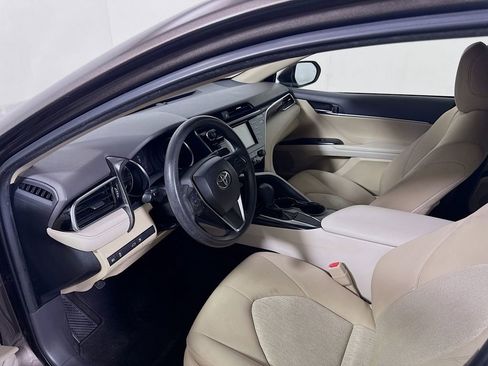 Certified 2018 Toyota Camry LE w/ Convenience Package image 9