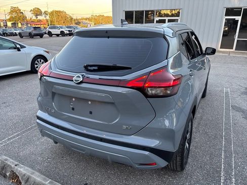 Used 2021 Nissan Kicks SV FWD image 9