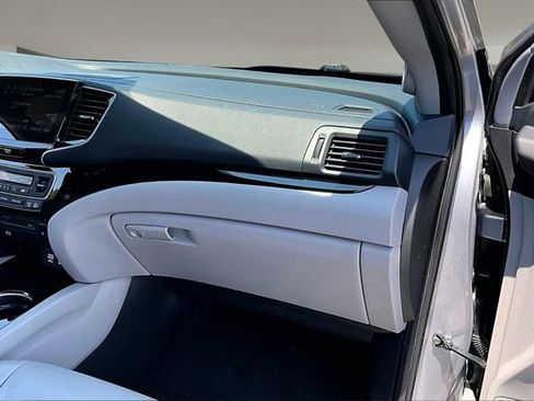 Used 2022 Honda Pilot Touring image 25