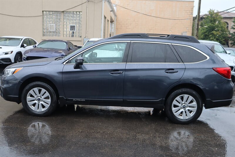 Used 2017 Subaru Outback 2.5i Premium AWD/4WD image 4