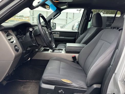 Certified 2017 Ford Expedition EL XLT image 5