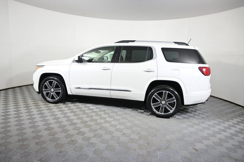 Used 2018 GMC Acadia Denali w/ Technology Package AWD/4WD image 3