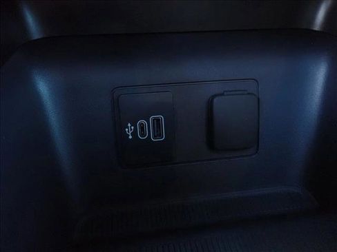 New 2026 Ford Explorer Active w/ Active Comfort Package image 21