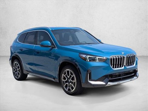 Used 2025 BMW X1 xDrive28i AWD/4WD image 3