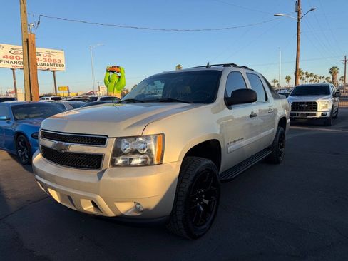 Used 2007 Chevrolet Avalanche LT RWD image 3