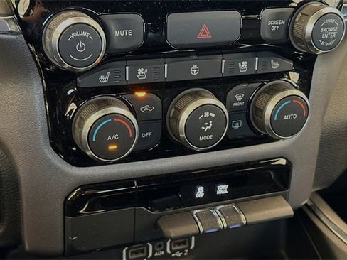 Used 2024 RAM 1500 Laramie image 20