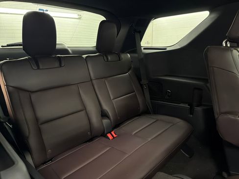 New 2026 Ford Explorer Platinum image 31