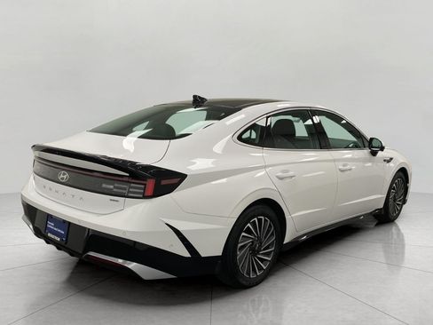 Certified 2025 Hyundai Sonata Limited FWD image 3
