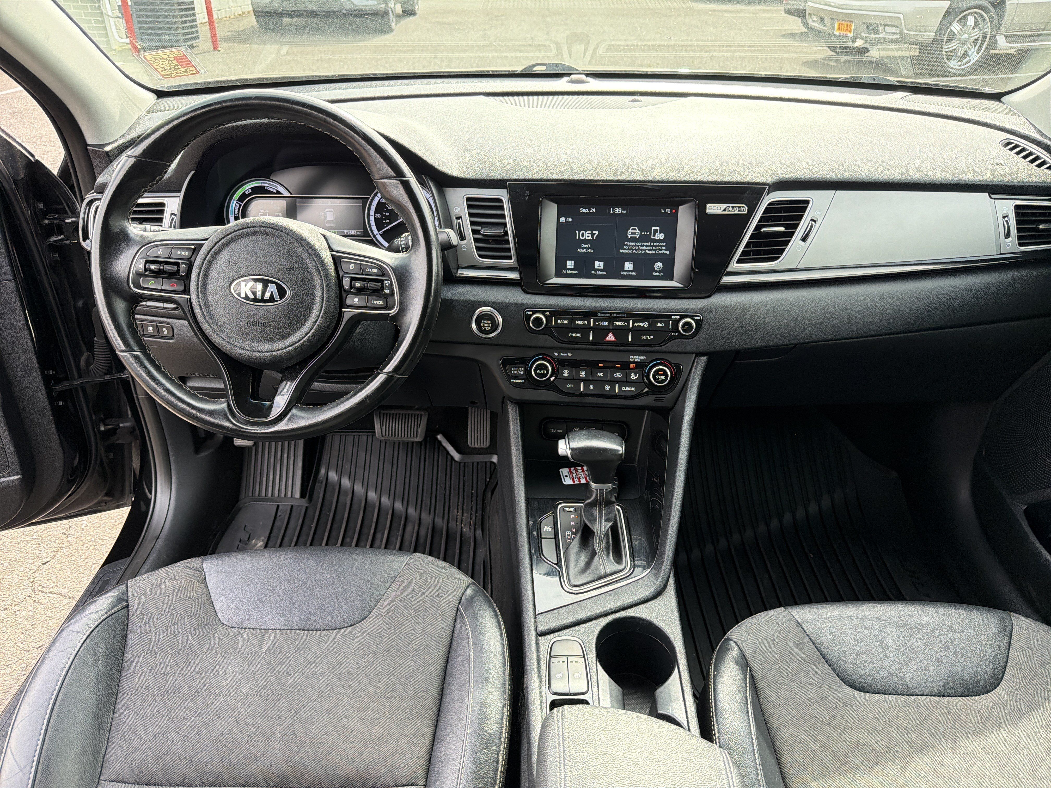 Used 2018 Kia Niro EX FWD image 10