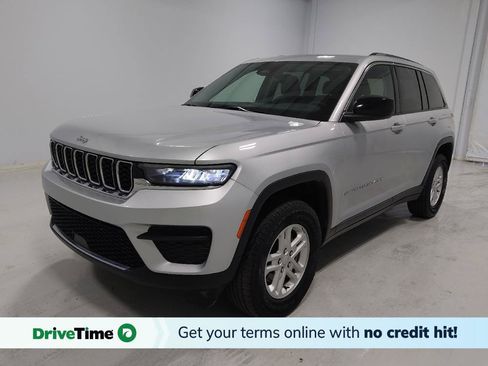 Used 2023 Jeep Grand Cherokee Laredo w/ Luxury Tech Group I AWD/4WD image 1