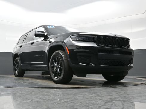 Used 2024 Jeep Grand Cherokee L Altitude image 32