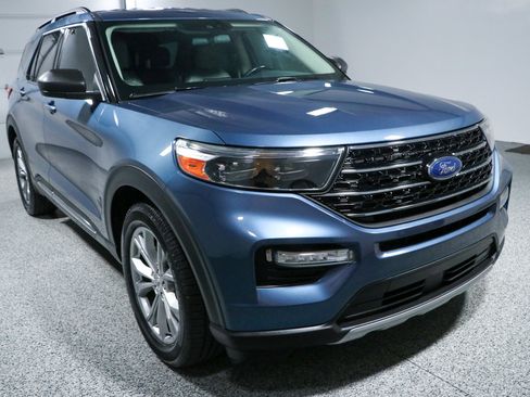 Used 2020 Ford Explorer XLT w/ Equipment Group 202A RWD image 5