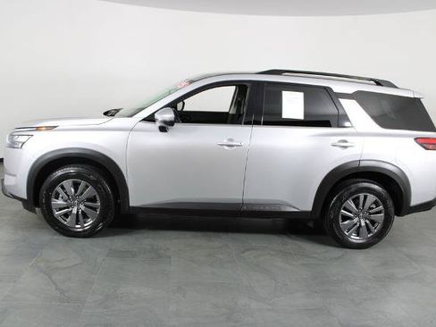 Certified 2025 Nissan Pathfinder SV AWD/4WD image 14