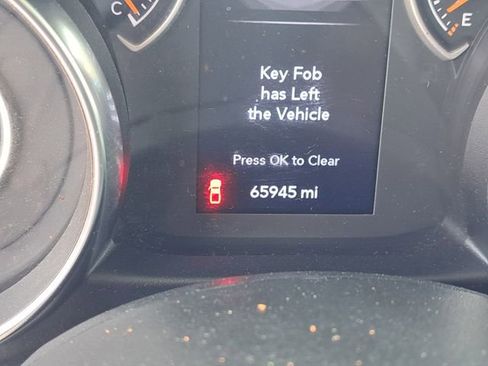 Used 2023 Jeep Gladiator Sport image 8