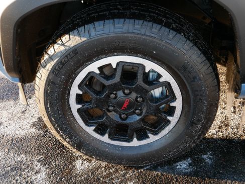 Certified 2025 Toyota 4Runner TRD Off-Road Premium image 15