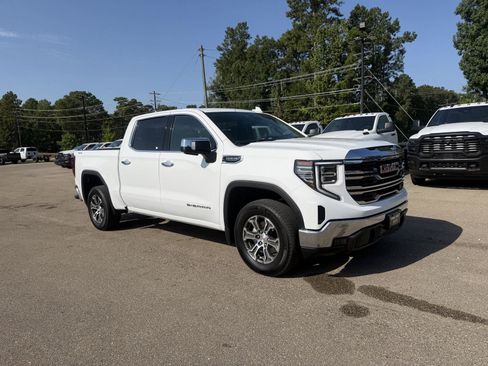 Used 2026 GMC Sierra 1500 SLT AWD/4WD image 3
