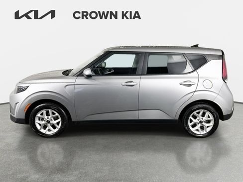 Certified 2025 Kia Soul LX w/ LX Technology Package FWD image 8
