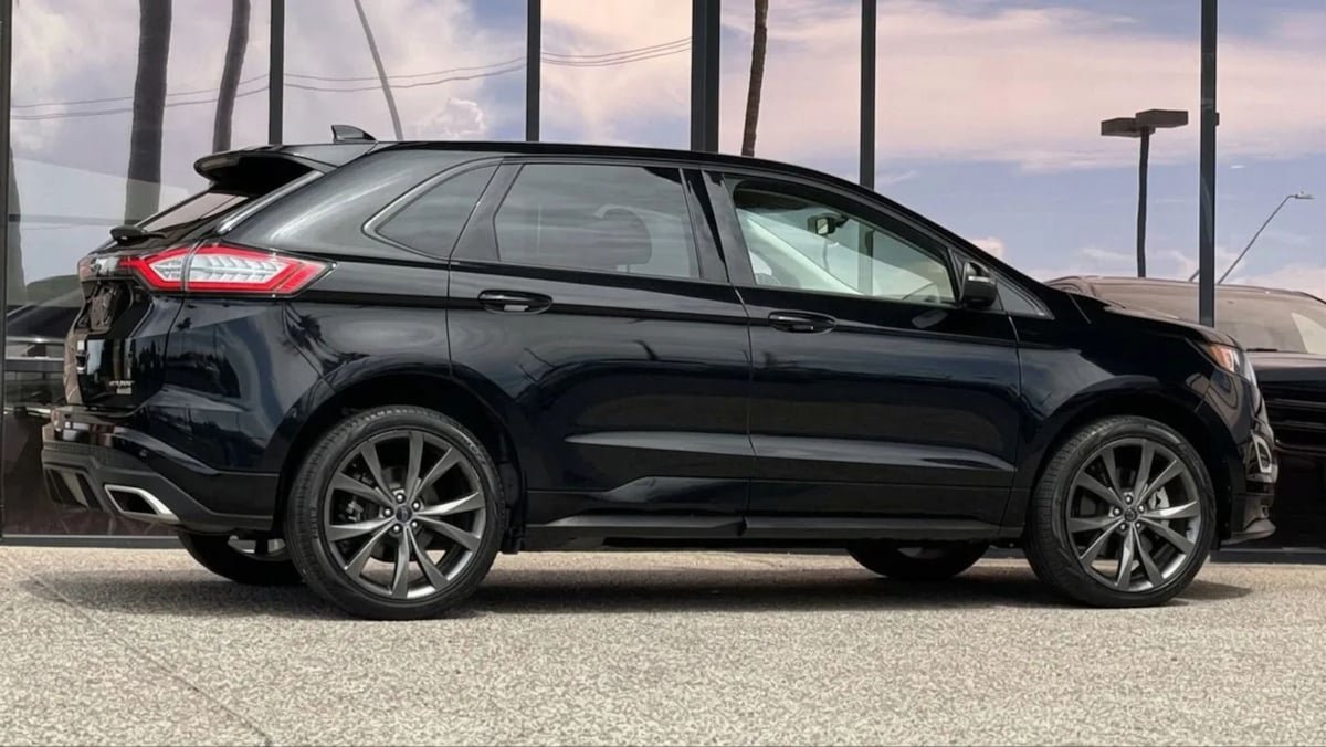 Used 2017 Ford Edge Sport w/ Technology Package AWD/4WD image 14