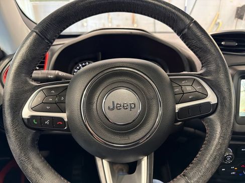 Used 2020 Jeep Renegade Trailhawk w/ Premium Leather Group AWD/4WD image 12