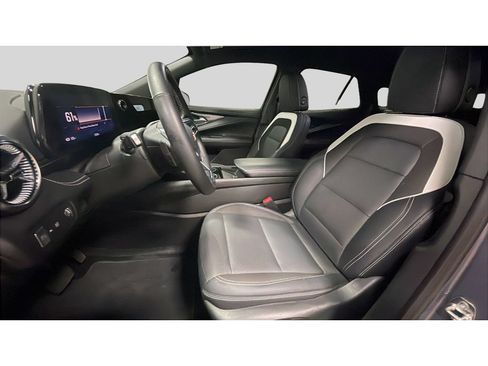 Used 2024 Chevrolet Blazer EV LT AWD/4WD image 13