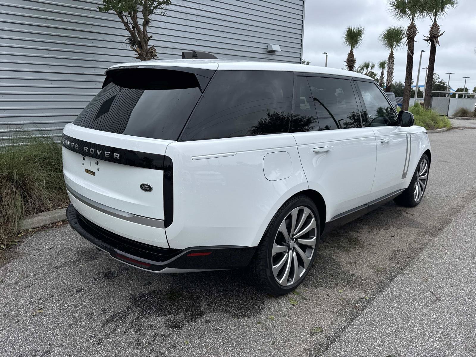 Used 2023 Land Rover Range Rover Long Wheelbase Autobiography AWD/4WD image 6